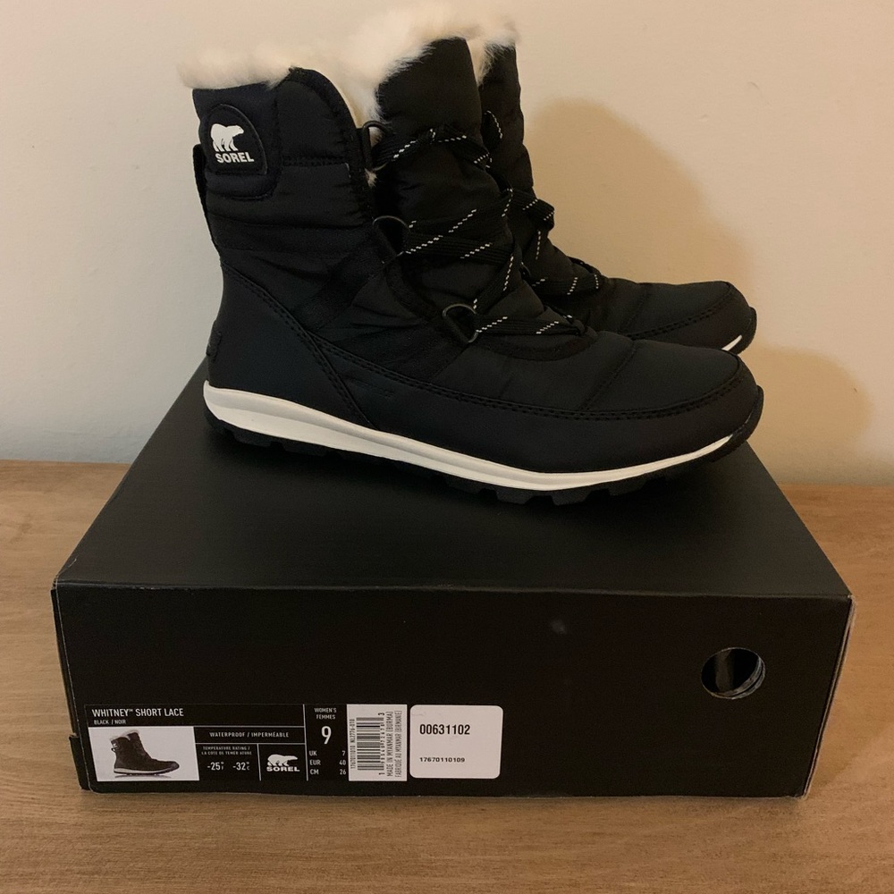 Brand New Sorel Whitney Short Lace Winter Boots